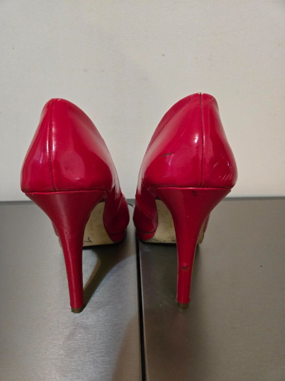 Red heels - Picture 7 of 7